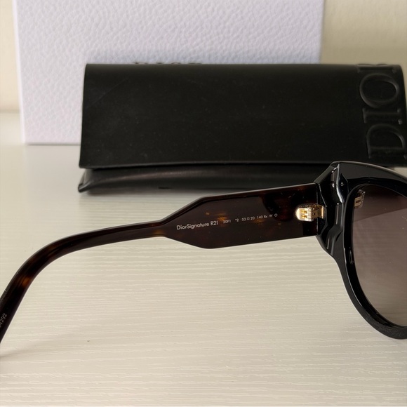 New! Dior Black Sunglasses, DiorSignature R2I 20F1, Authentic - Picture 5 of 8